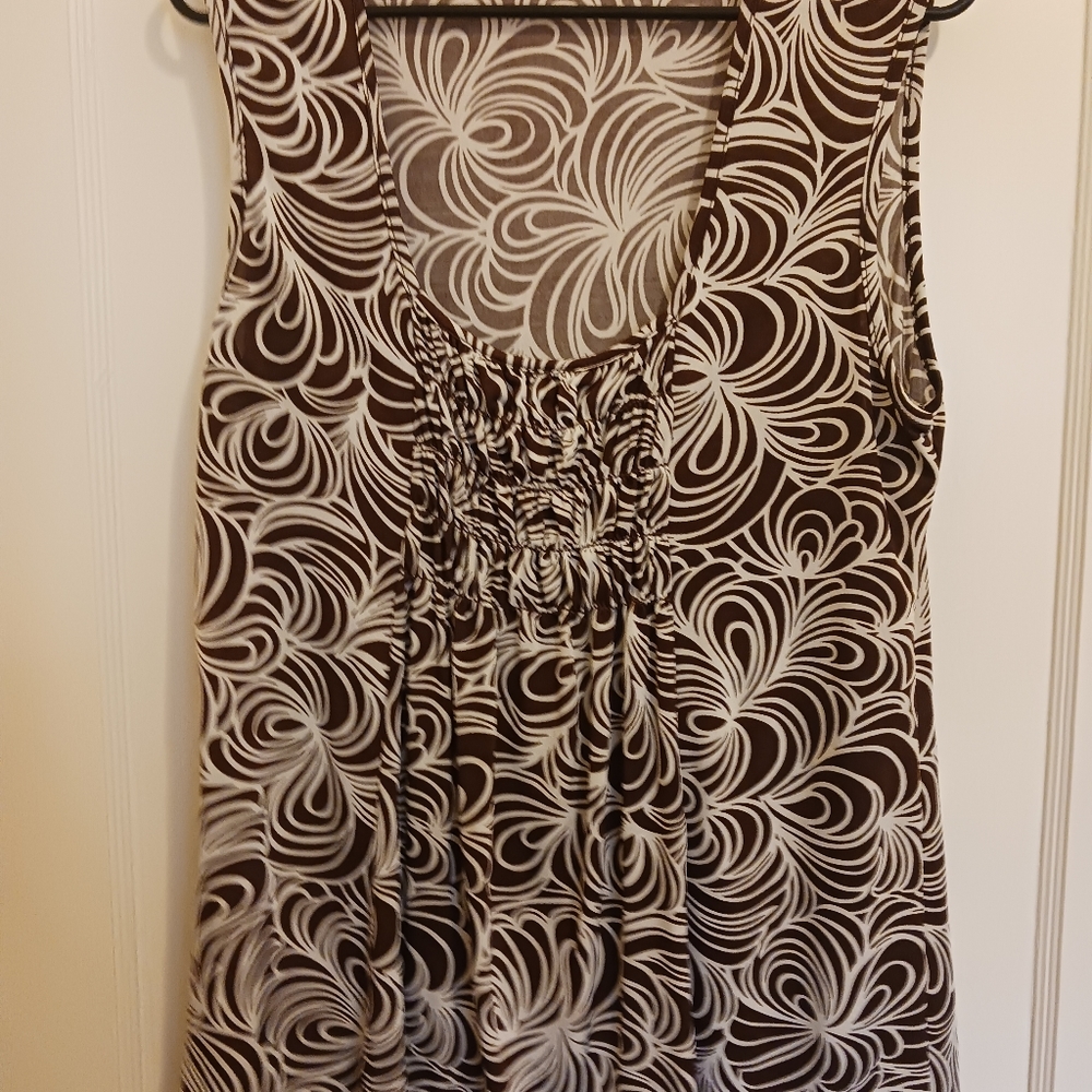 Woman's Jonden sleeveless blouse